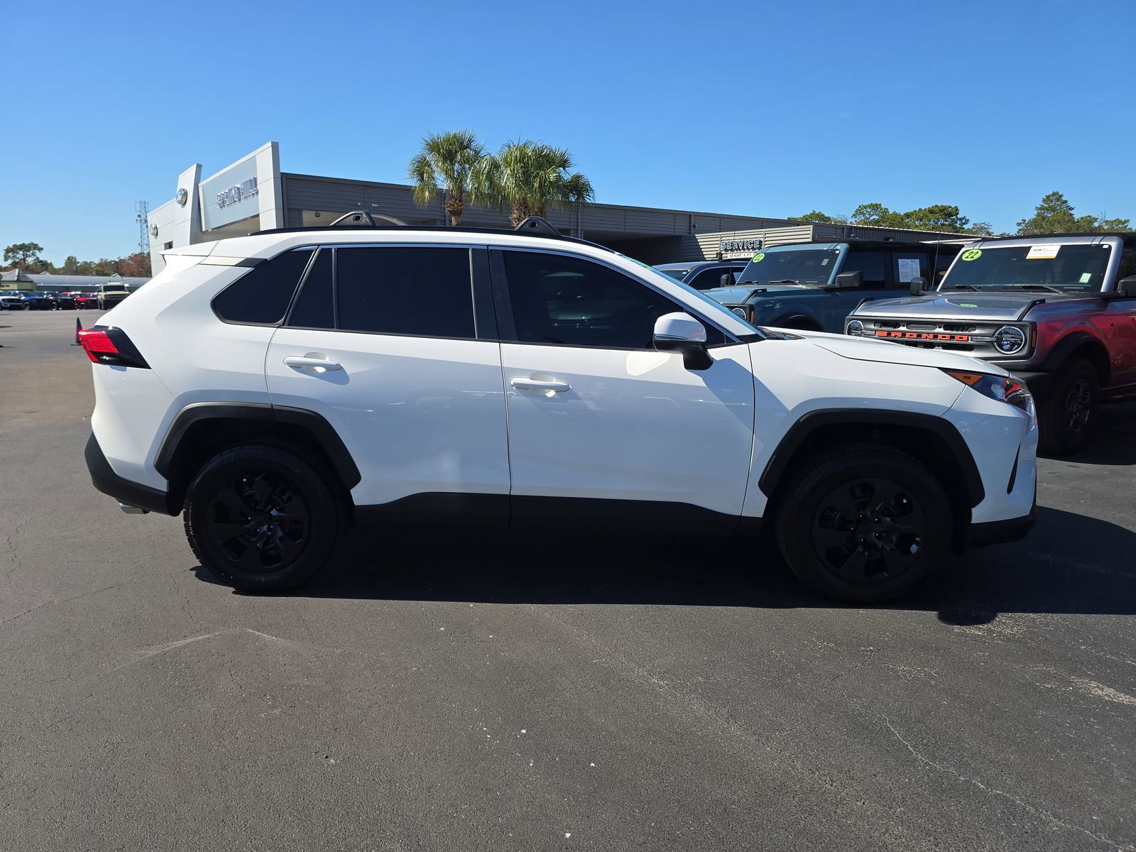 Used 2020 Toyota RAV4 LE w/ Carpet Mat Package image 3