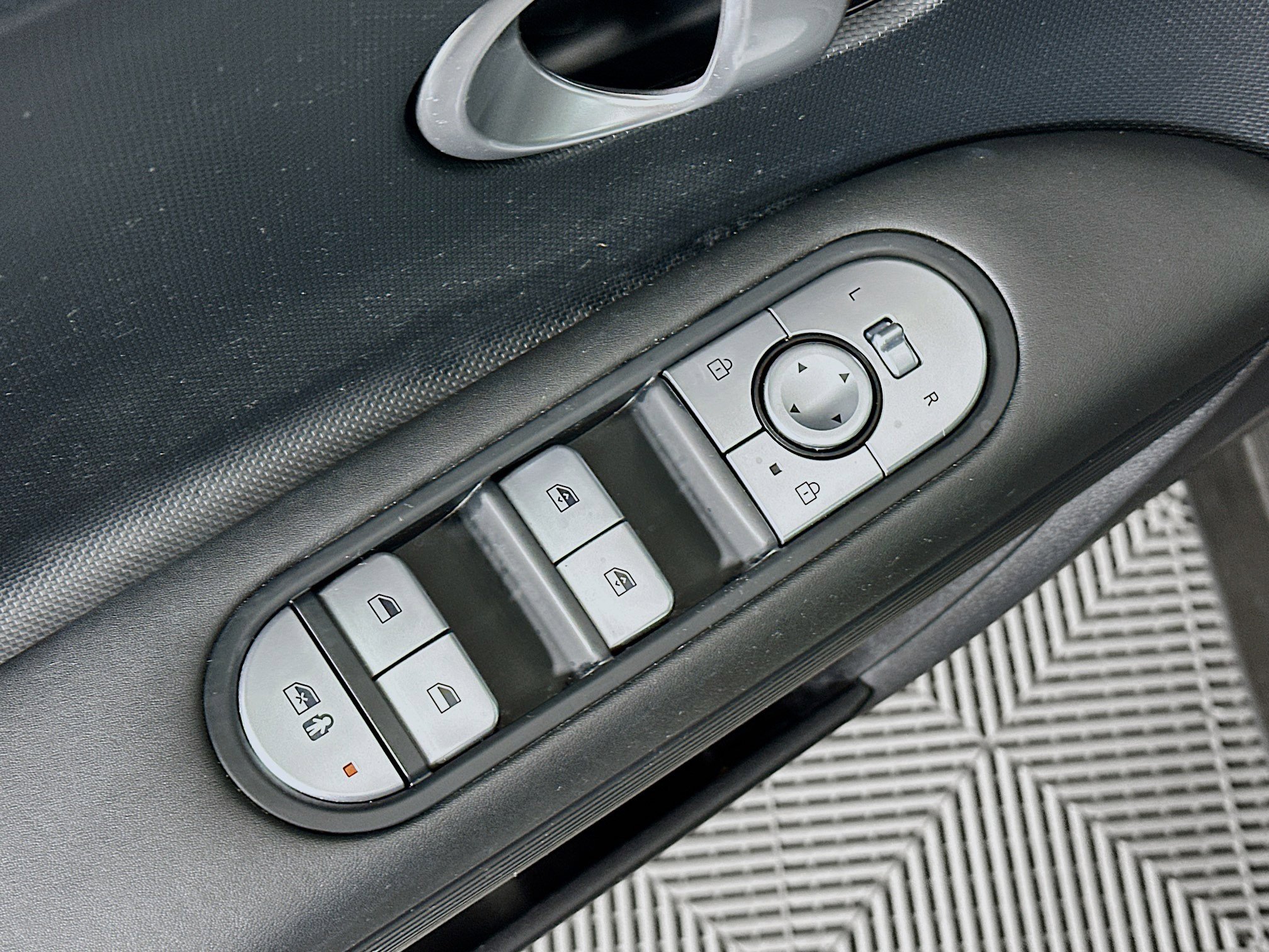 Used 2024 Hyundai Ioniq 5 SEL image 15