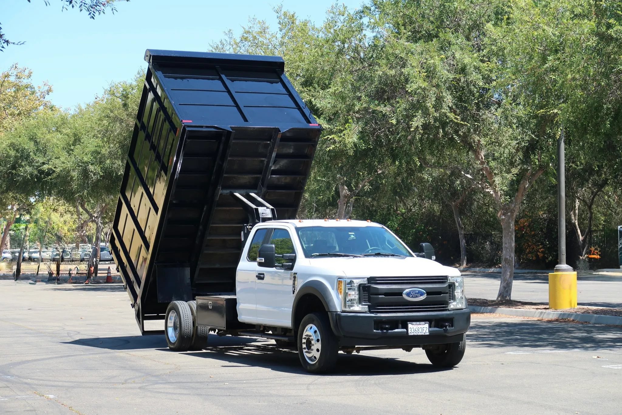 Used 2017 Ford F550 2WD SuperCab Super Duty image 2