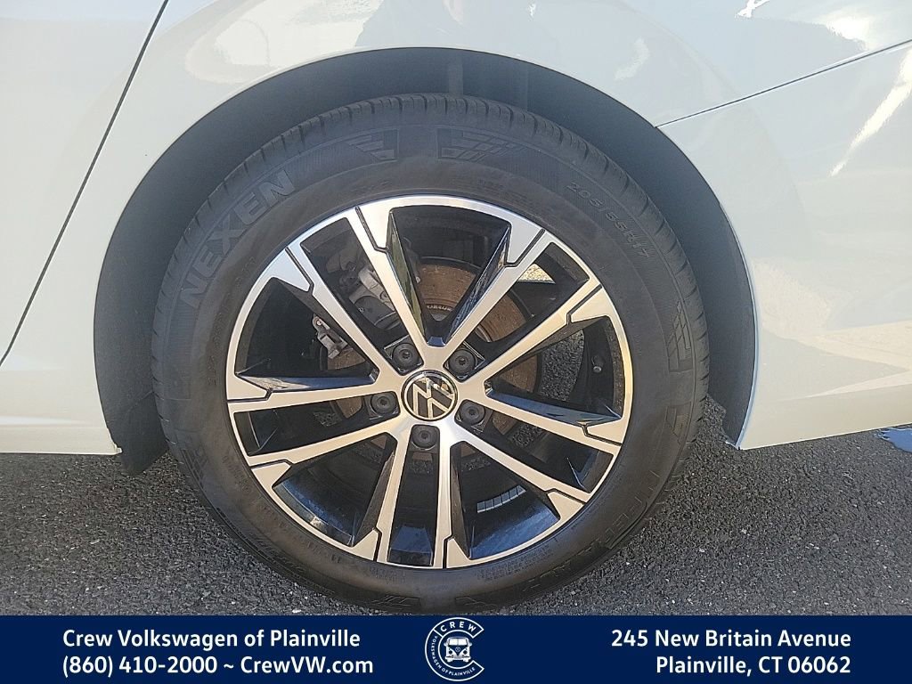 Certified 2025 Volkswagen Jetta Sport image 18