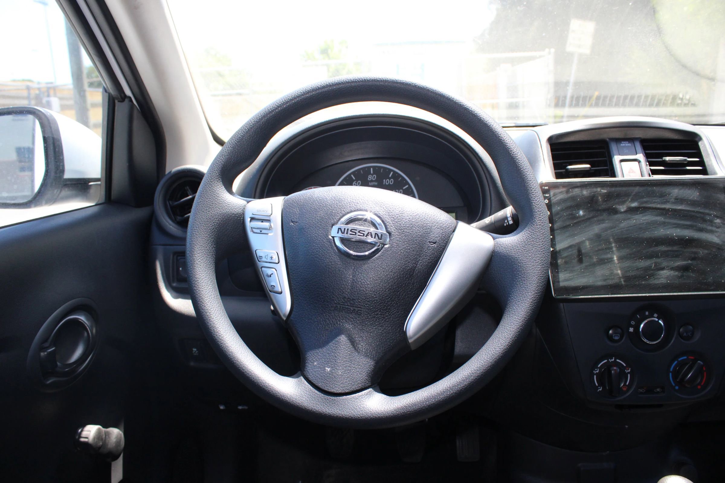 Used 2018 Nissan Versa S FWD image 9