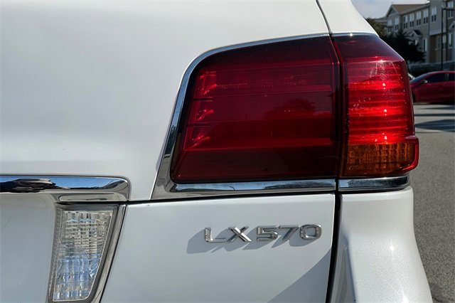 Used 2009 Lexus LX 570 4WD image 35