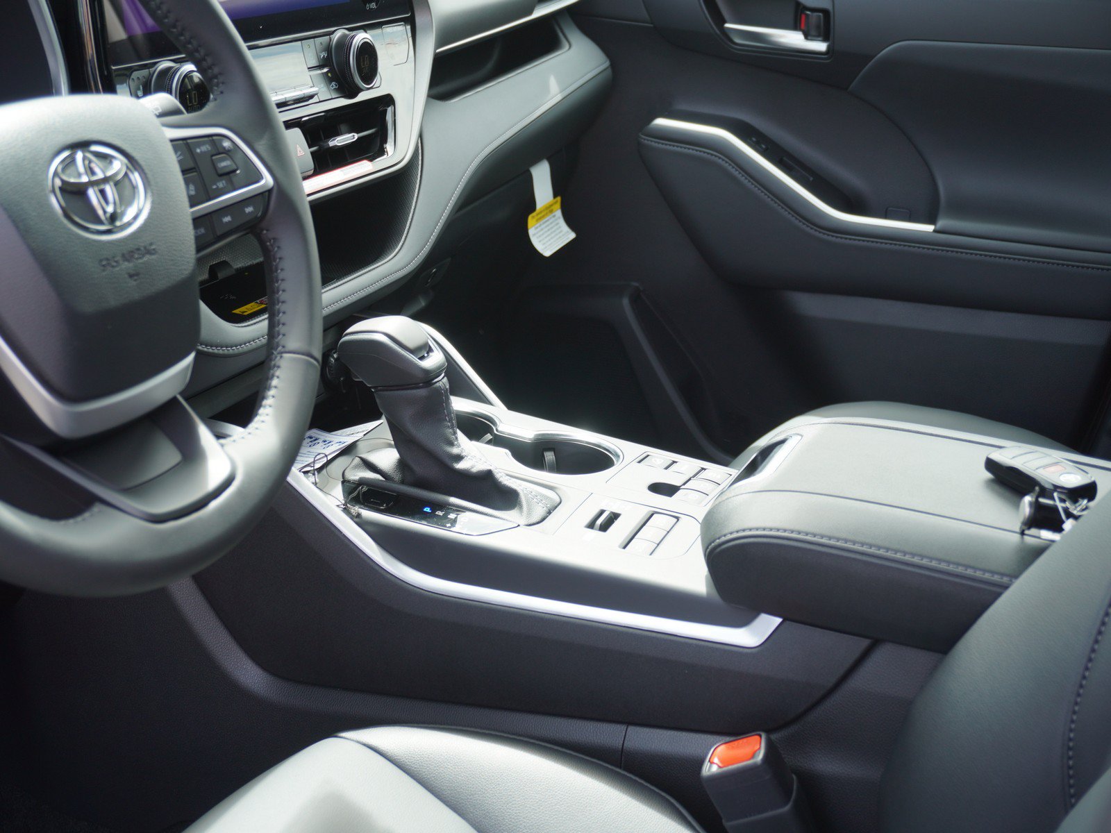 New 2026 Toyota Highlander XLE AWD/4WD image 23