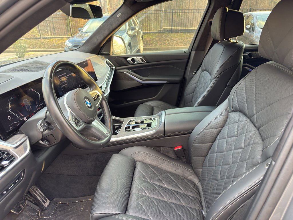 Used 2024 BMW X7 xDrive40i w/ M Sport Package image 9
