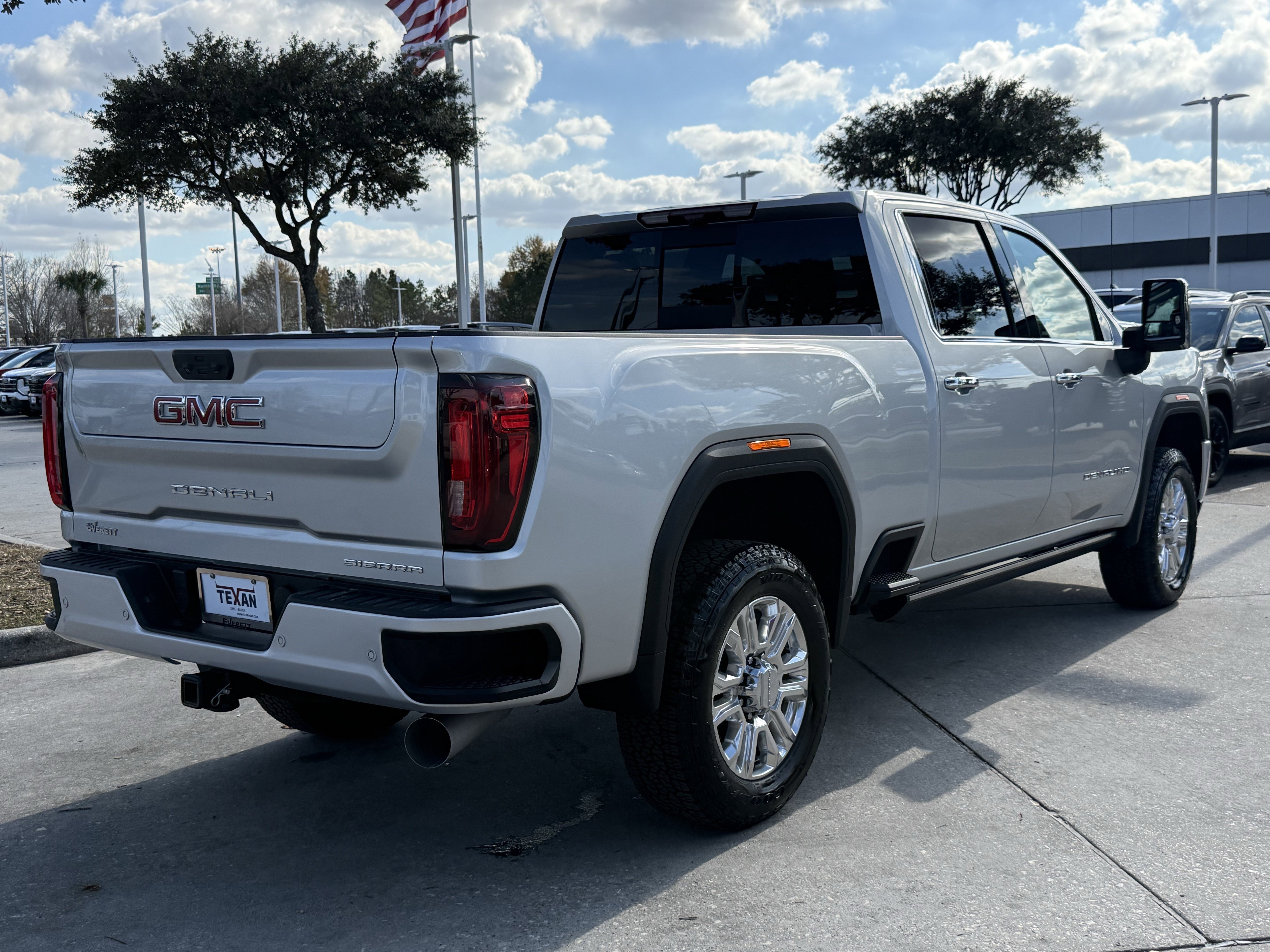 Used 2023 GMC Sierra 2500 Denali w/ Denali Ultimate Package image 5