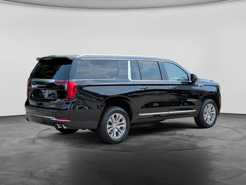 Used 2025 GMC Yukon XL Denali AWD/4WD image 7