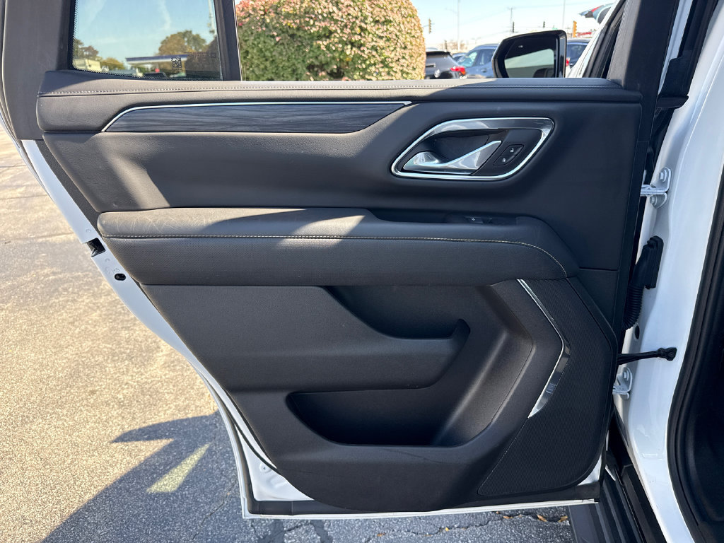 Used 2024 GMC Yukon SLT w/ Max Trailering Package AWD/4WD image 29