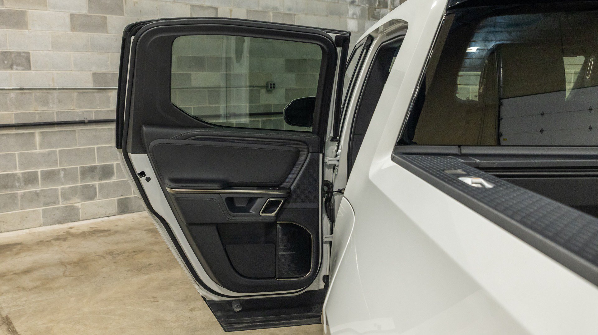 Used 2022 Rivian R1T Adventure AWD/4WD image 55