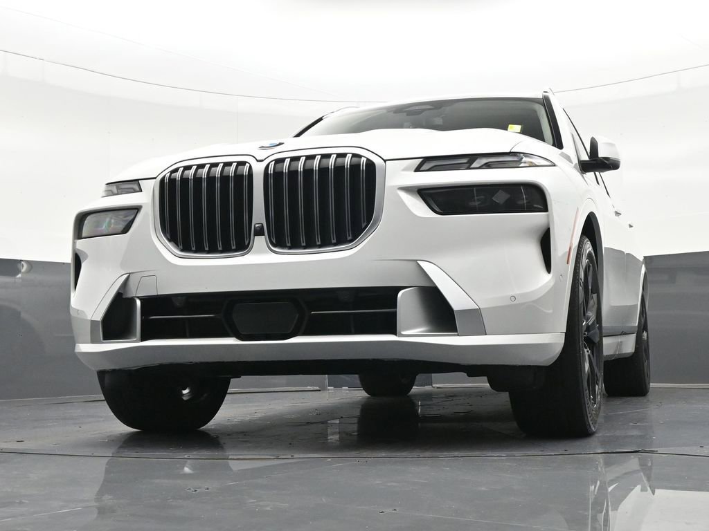 Used 2024 BMW X7 xDrive40i w/ Premium Package image 31