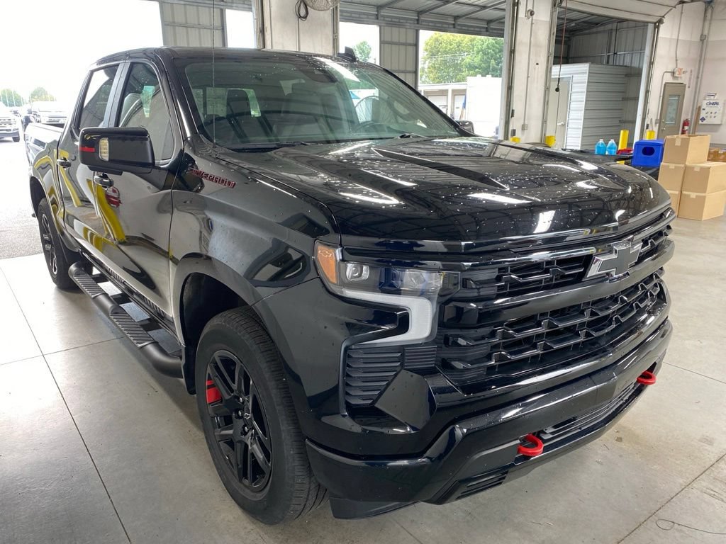 Used 2023 Chevrolet Silverado 1500 RST w/ Redline Edition AWD/4WD image 1