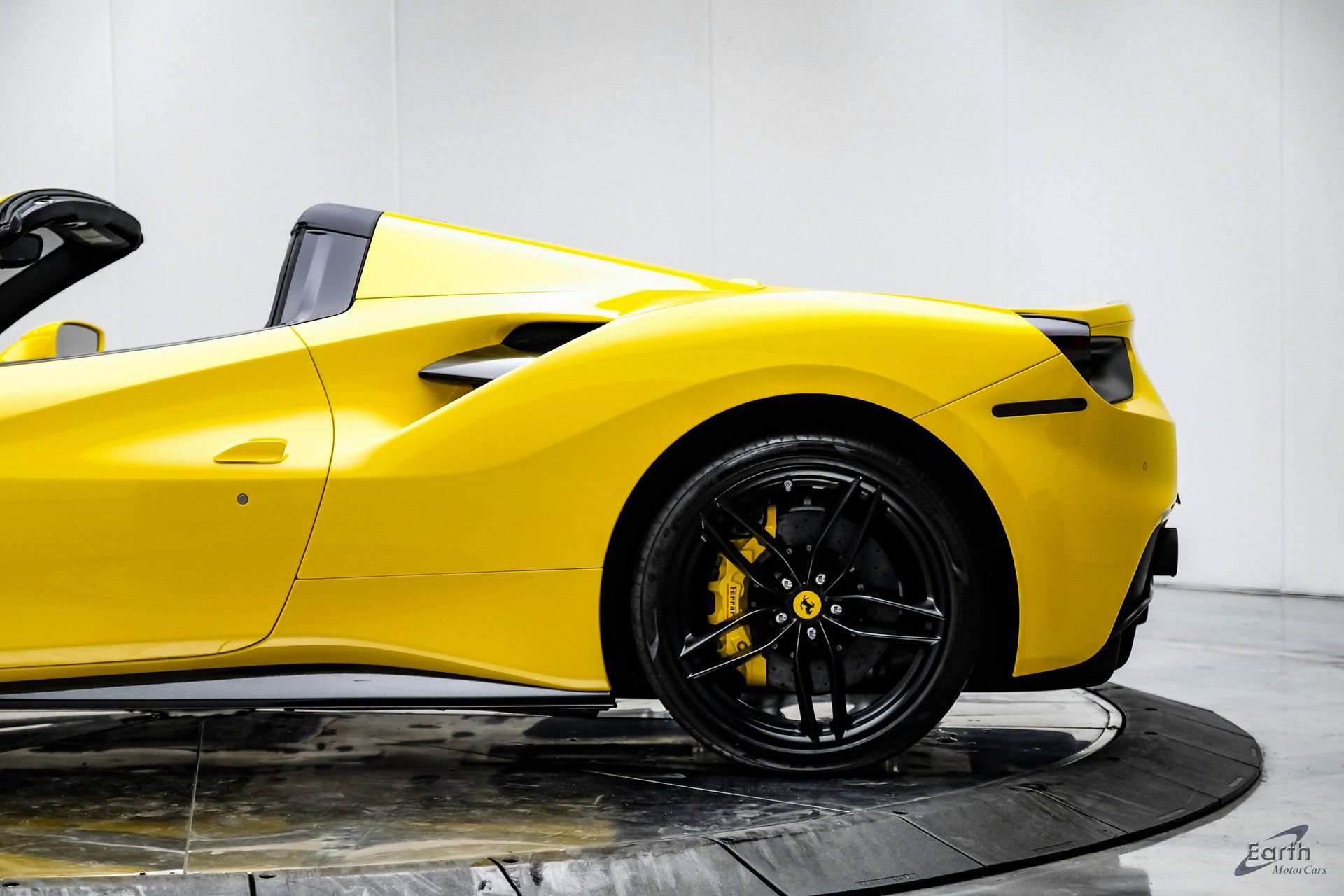 Used 2017 Ferrari 488 Spider image 12