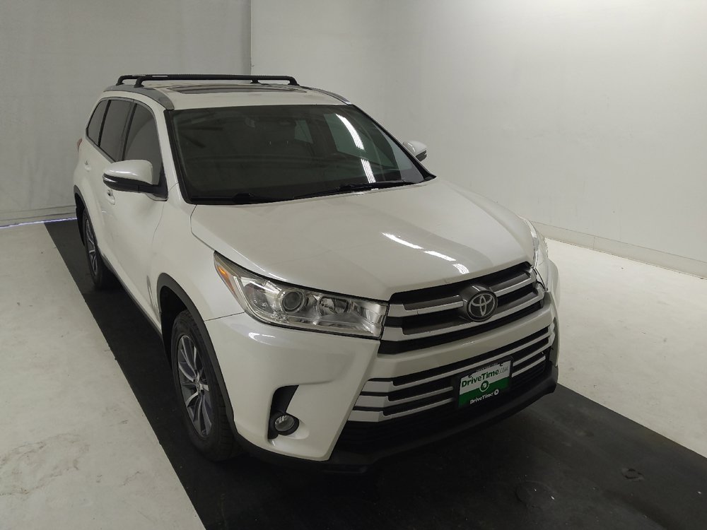Used 2019 Toyota Highlander XLE FWD image 14