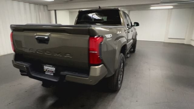 Used 2026 Toyota Tacoma TRD Sport w/ TRD Sport Upgrade Package AWD/4WD image 8