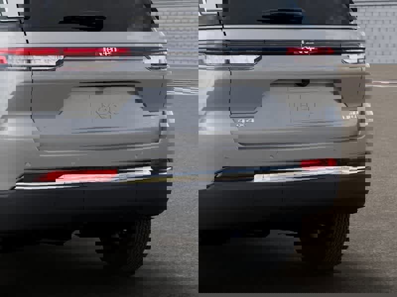 New 2025 Jeep Grand Cherokee Limited image 13