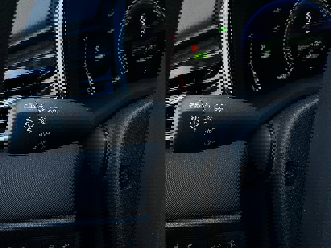 Used 2025 Toyota Camry LE image 34