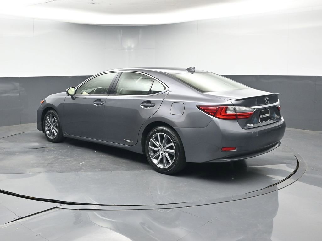 Used 2017 Lexus ES 300h image 3