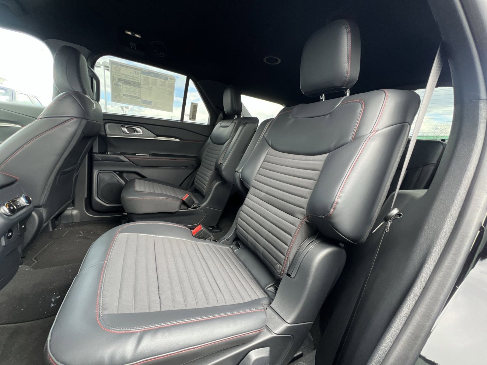 New 2026 Ford Explorer ST-Line image 24
