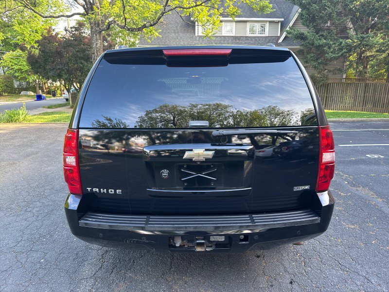 Used 2007 Chevrolet Tahoe LTZ w/ LTZ Preferred Equipment Group AWD/4WD image 9