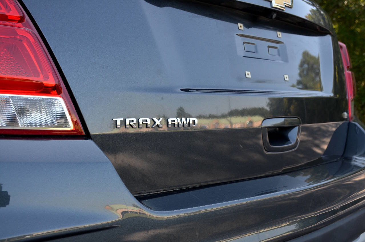 Used 2018 Chevrolet Trax LT w/ LT Convenience Package image 10