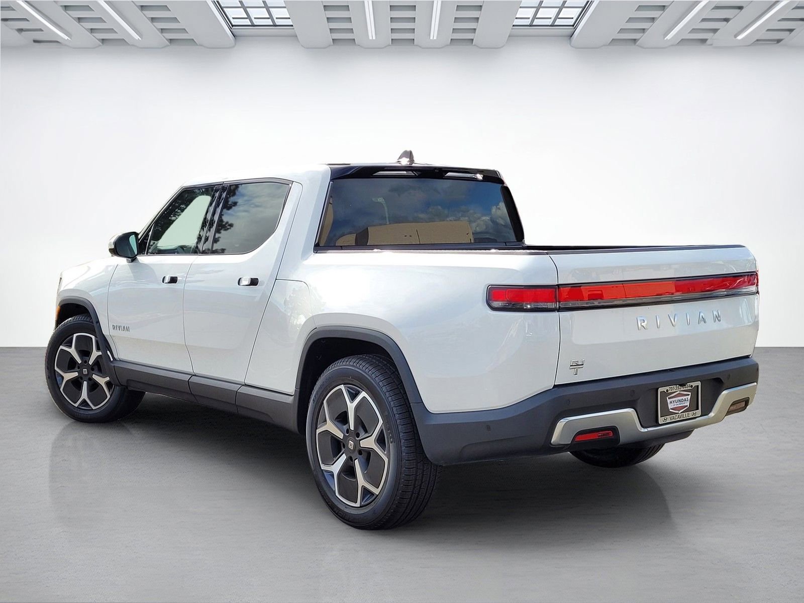 Used 2023 Rivian R1T Adventure image 14