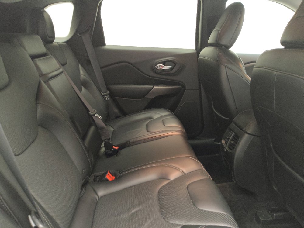 Used 2019 Jeep Cherokee Limited AWD/4WD image 19