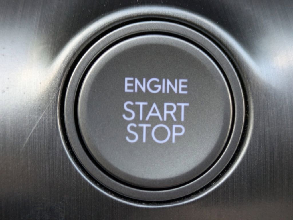 Used 2024 Hyundai Kona Limited image 31