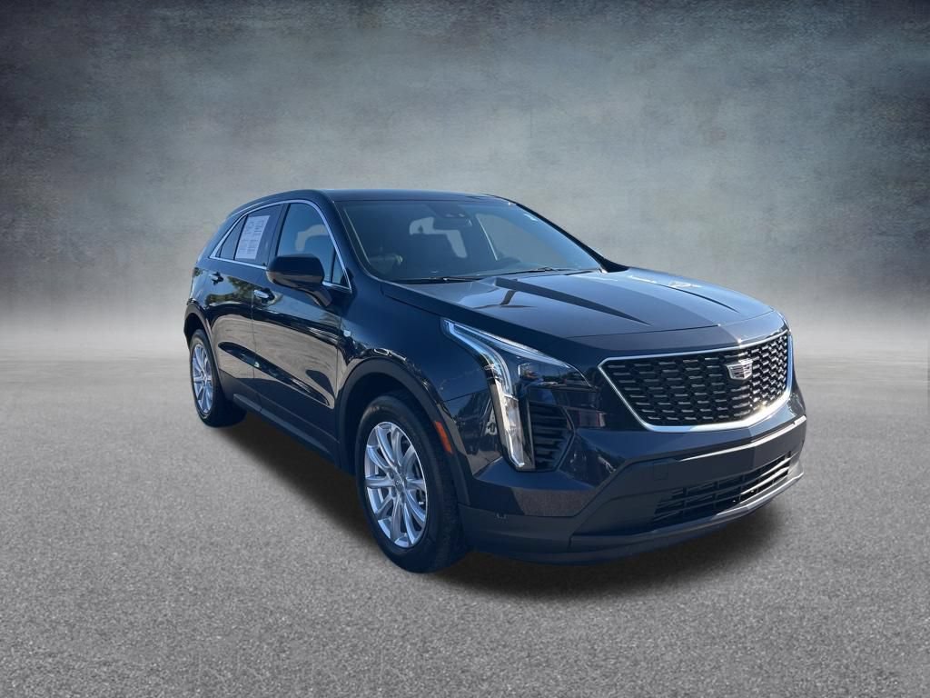 Used 2023 Cadillac XT4 Luxury w/ Cold Weather Package FWD video 2