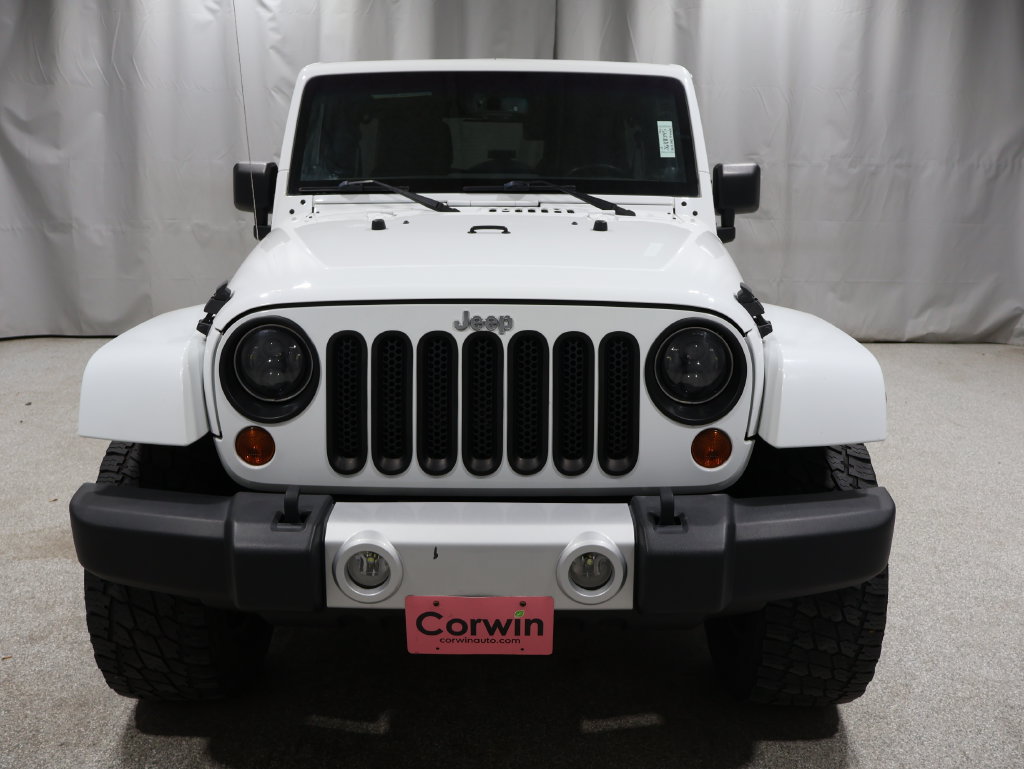 Used 2013 Jeep Wrangler Unlimited Sahara w/ Dual Top Group AWD/4WD image 8