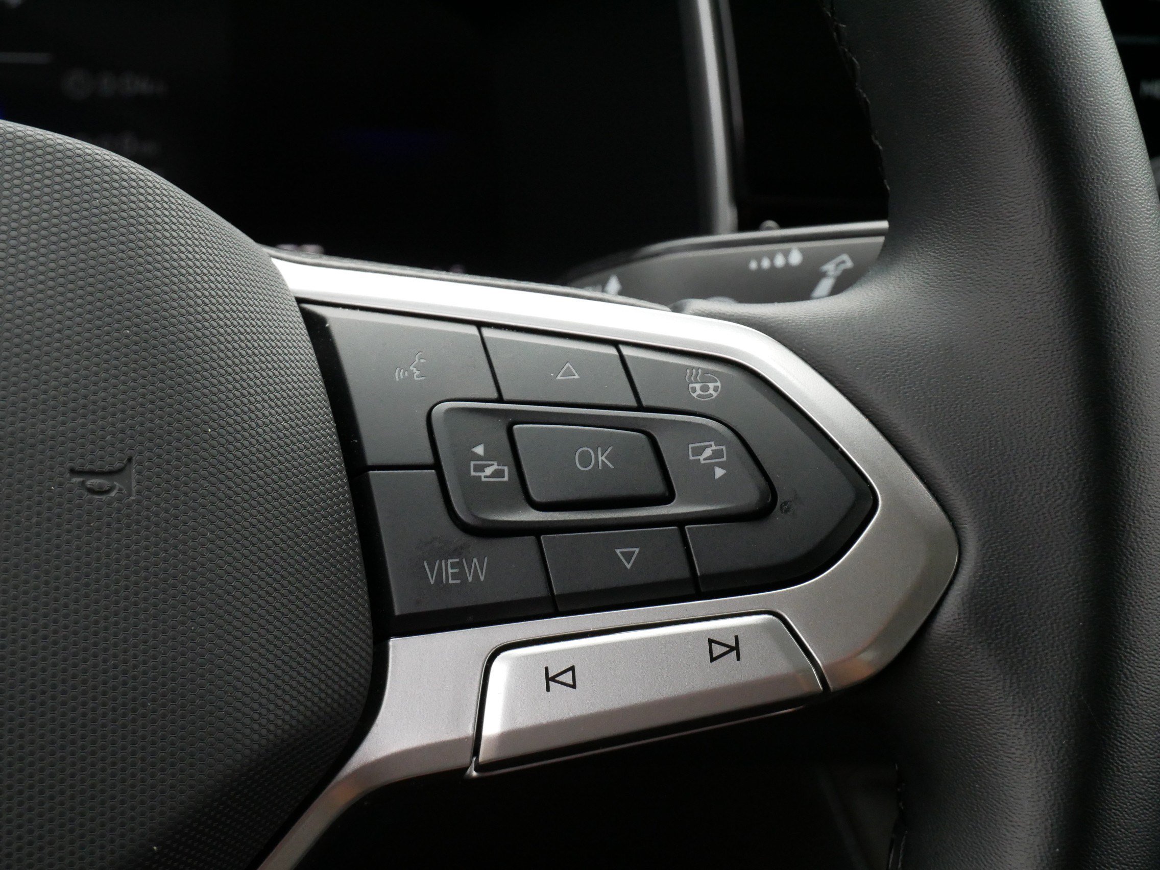 Certified 2025 Volkswagen Taos SE AWD/4WD image 25