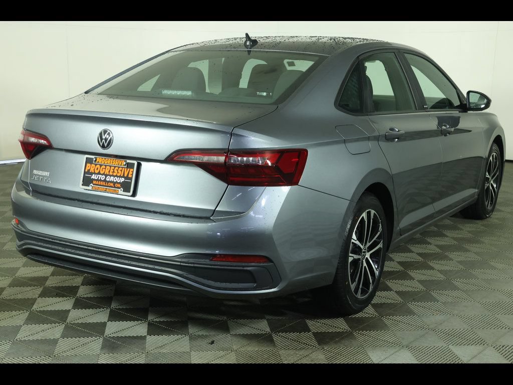 Used 2023 Volkswagen Jetta Sport FWD image 11