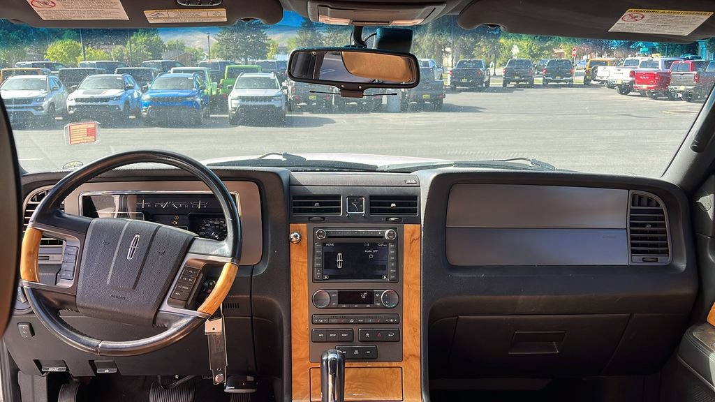 Used 2011 Lincoln Navigator 4WD w/ 101A Rapid Spec Order Code image 25