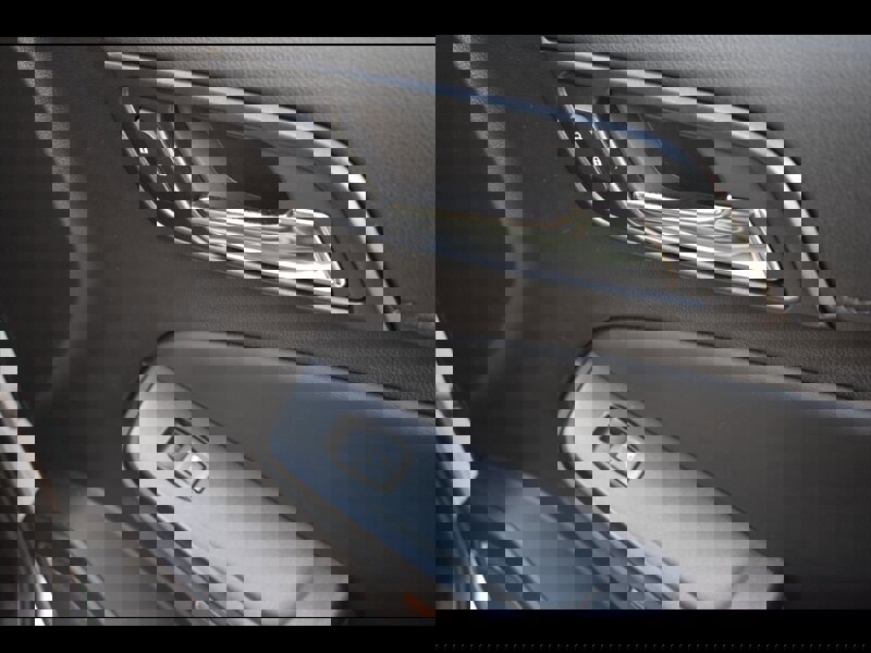 Used 2016 Chevrolet Suburban LT w/ Luxury Package RWD image 36