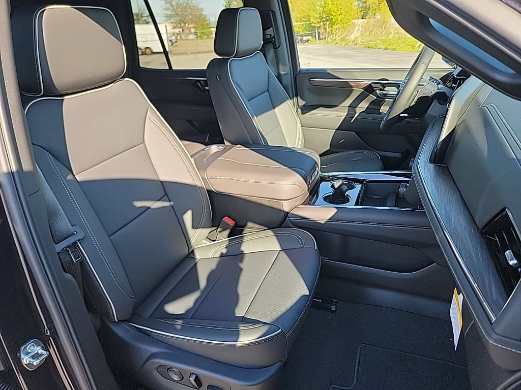 New 2026 Chevrolet Tahoe Premier w/ Sun And Tow Package AWD/4WD image 33