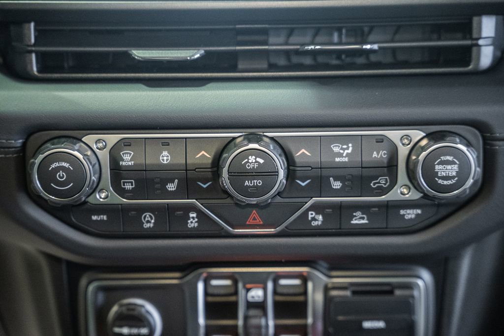 New 2026 Jeep Wrangler Unlimited Rubicon AWD/4WD image 23