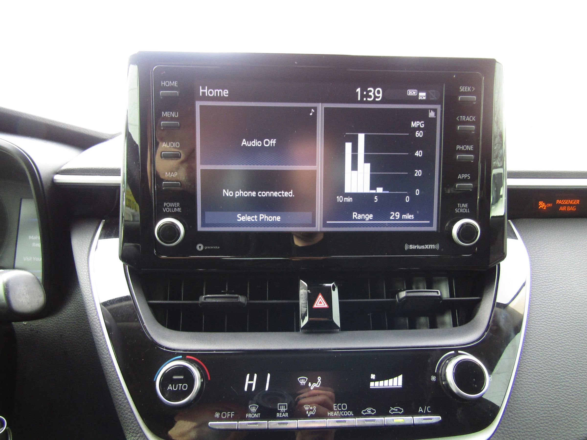 Used 2022 Toyota Corolla LE image 16