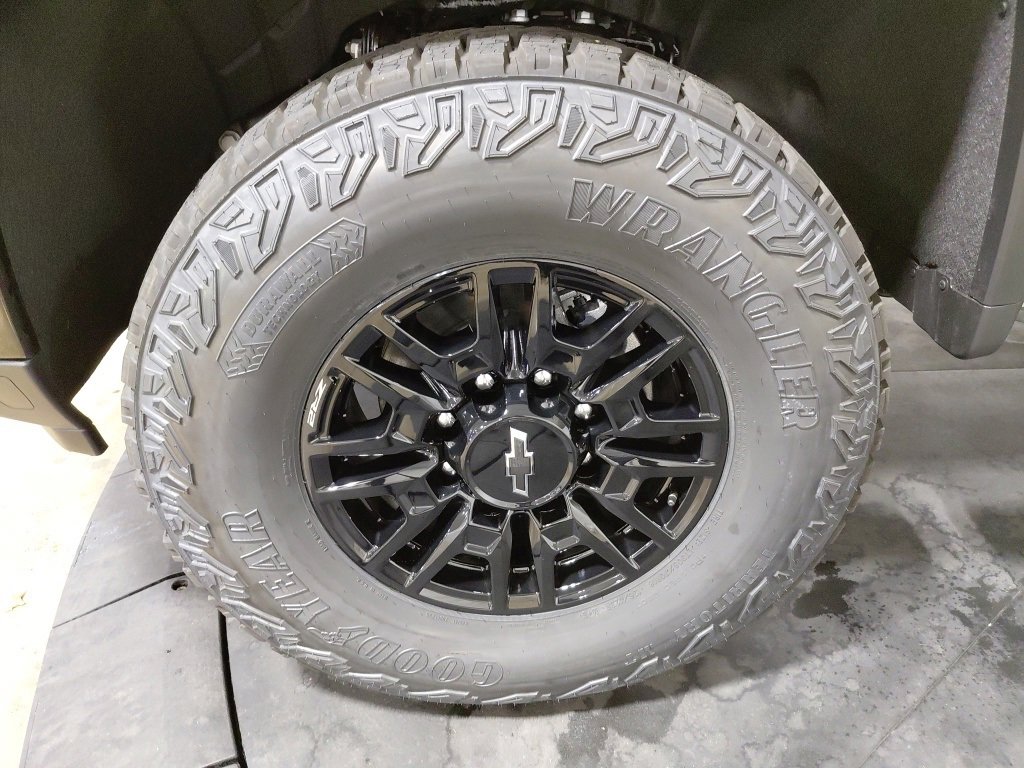 New 2026 Chevrolet Silverado 2500 ZR2 w/ LPO, Dark Essentials Package image 35