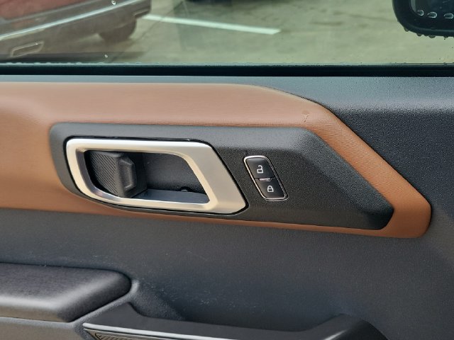 Used 2024 Ford Bronco Outer Banks AWD/4WD image 27