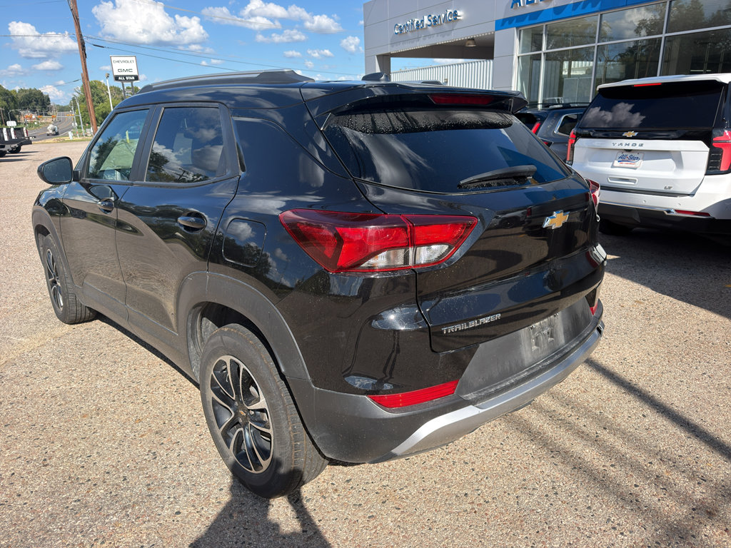 Used 2025 Chevrolet TrailBlazer LT FWD image 9