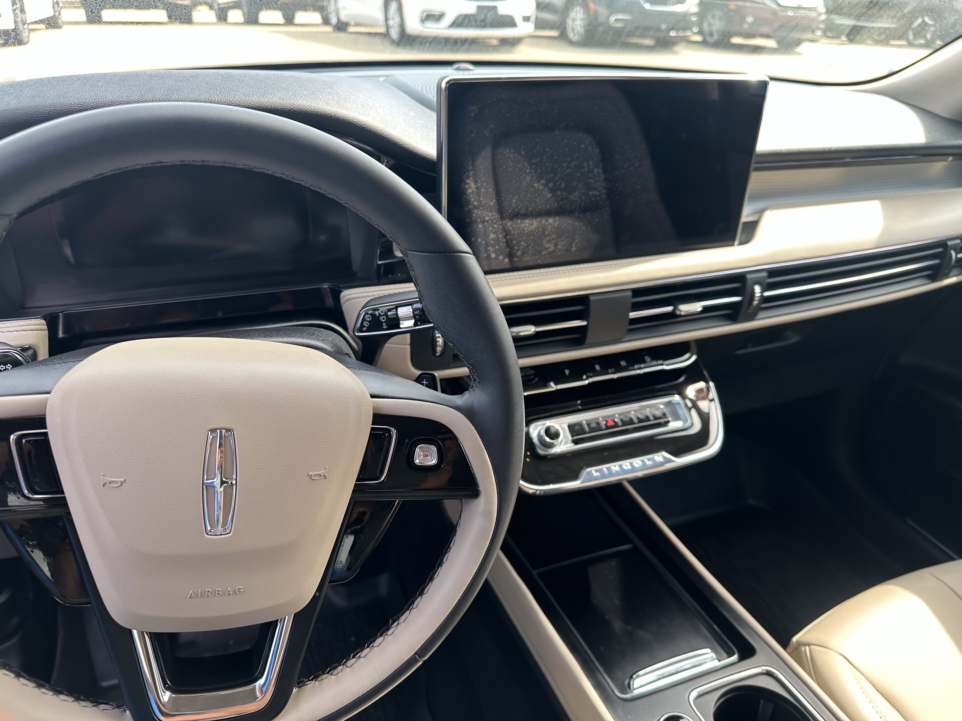 Used 2025 Lincoln Corsair AWD w/ Towing Package image 12
