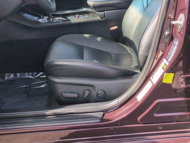 Used 2018 Toyota Avalon XLE Plus w/ All Weather Liner Package image 13