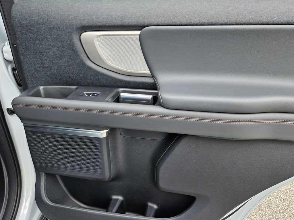 New 2025 Ford Expedition Active image 32