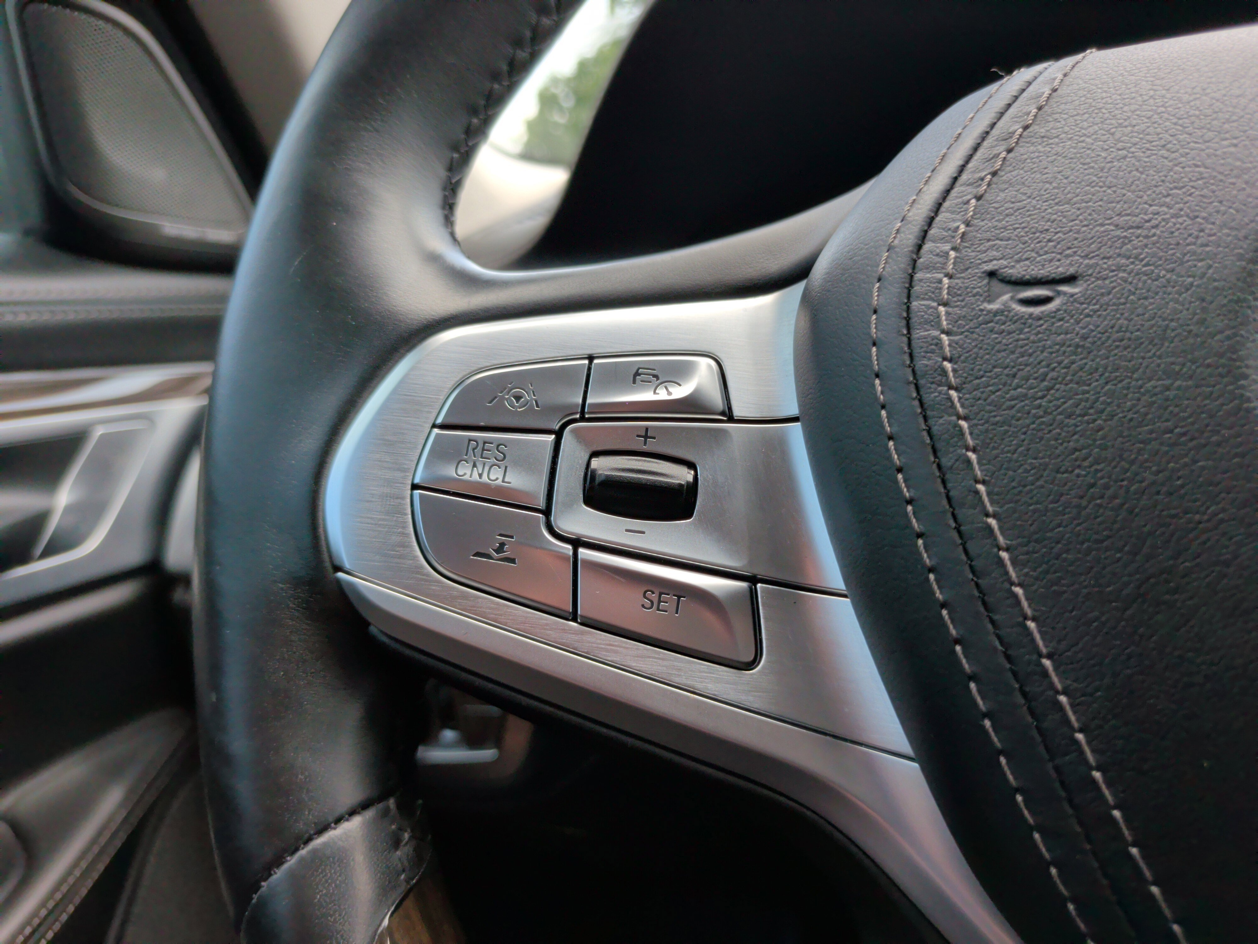 Used 2016 BMW 740i RWD image 21