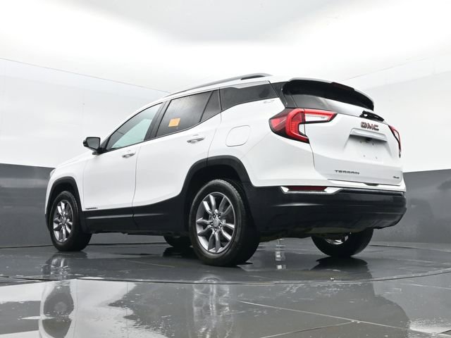 Used 2024 GMC Terrain SLT image 25