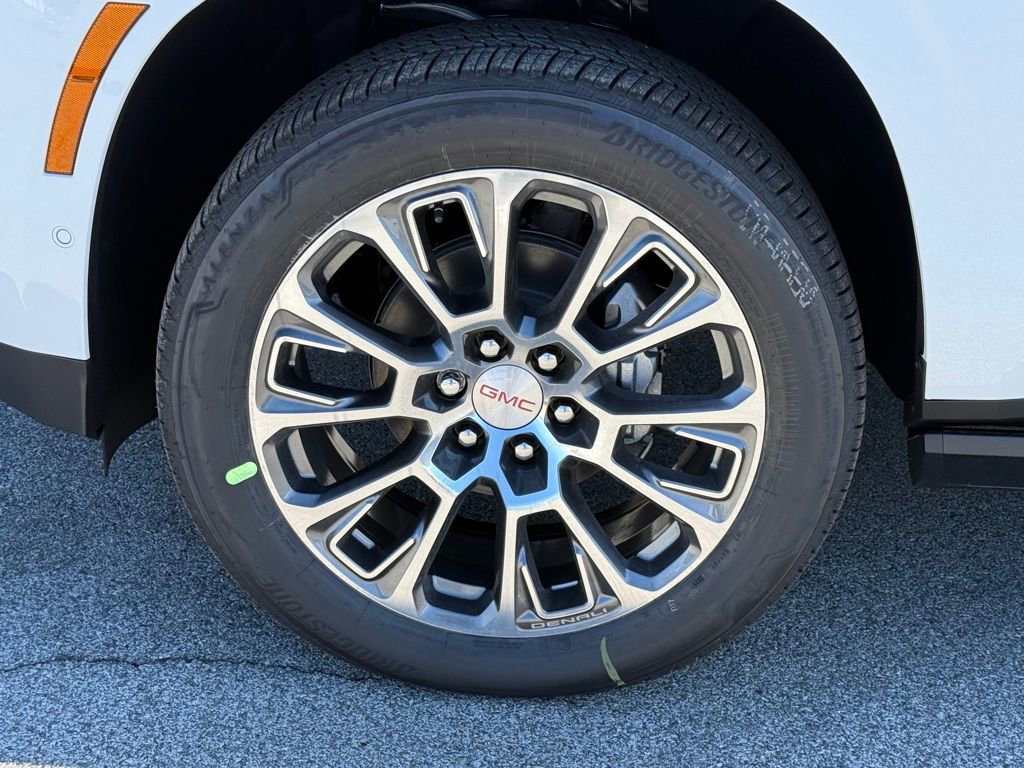 New 2026 GMC Yukon Denali w/ Sun & Power Step Package image 11