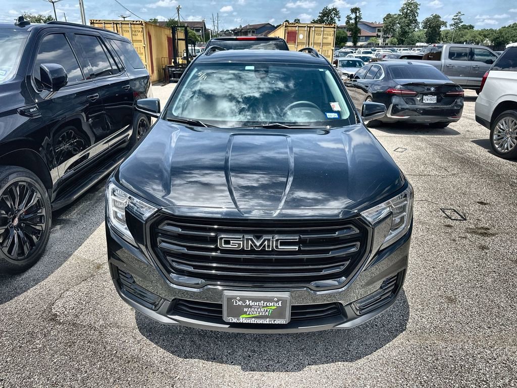 Used 2023 GMC Terrain SLE w/ Driver Convenience Package FWD image 10