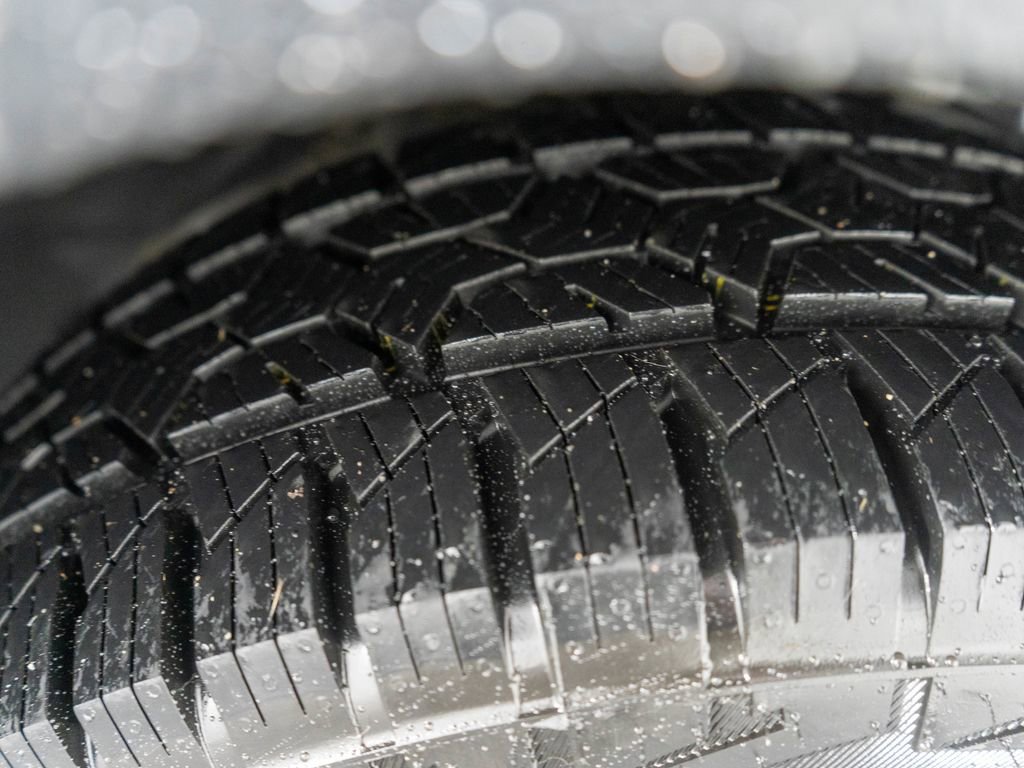 Used 2019 Jeep Cherokee Latitude w/ Popular Appearance Group image 31