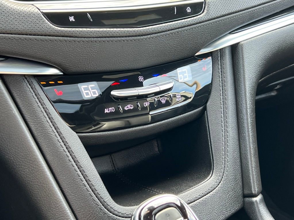 Certified 2025 Cadillac XT5 Premium Luxury image 44