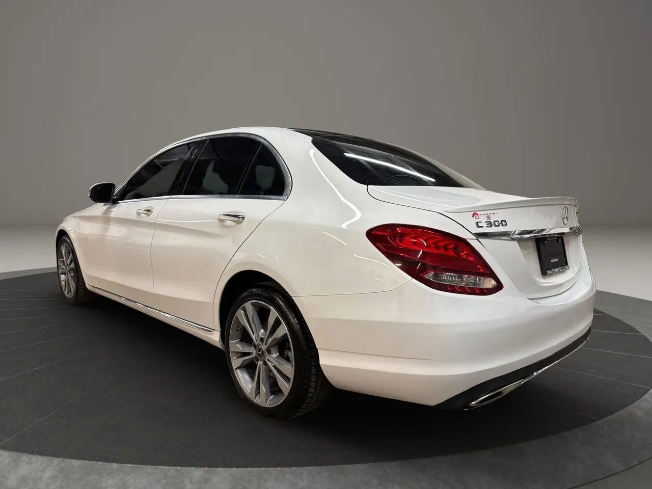 Used 2018 Mercedes-Benz C 300 4MATIC Sedan image 7
