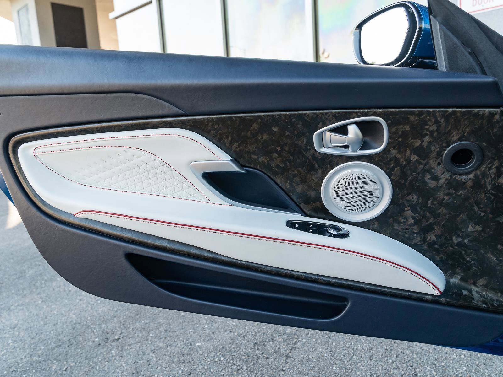 Used 2022 Aston Martin DBS Superleggera Volante image 52