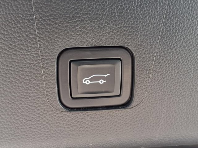 Certified 2023 Chevrolet Traverse Premier FWD image 26